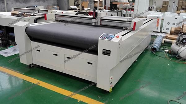 CNC Vibrate Knife Cutting Machine Fabric Cloth Textile with Auto Feeding