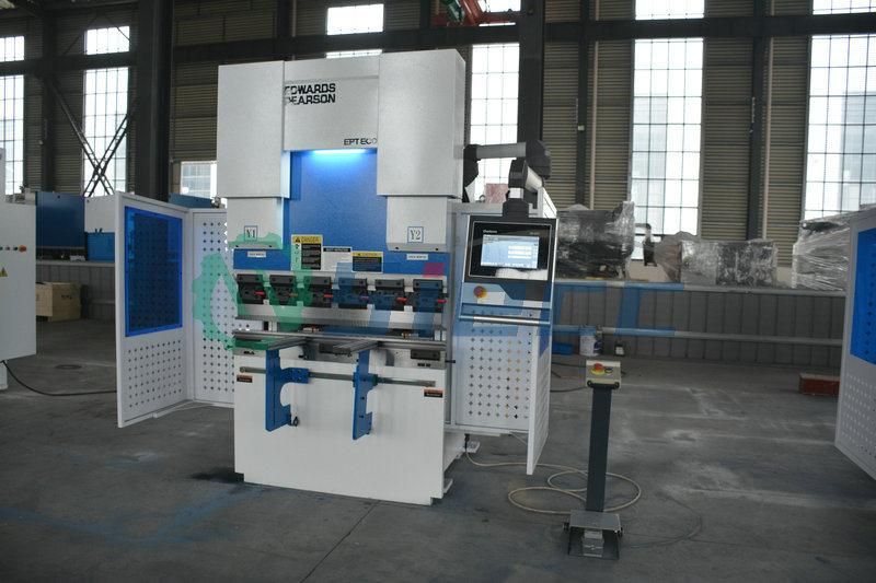 CNC Hydraulic Press Brake with Tooling for Sheet Metal Bending