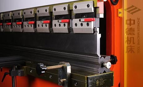 Zdmt Hydraulic CNC Press Brake with E200p CNC Controller