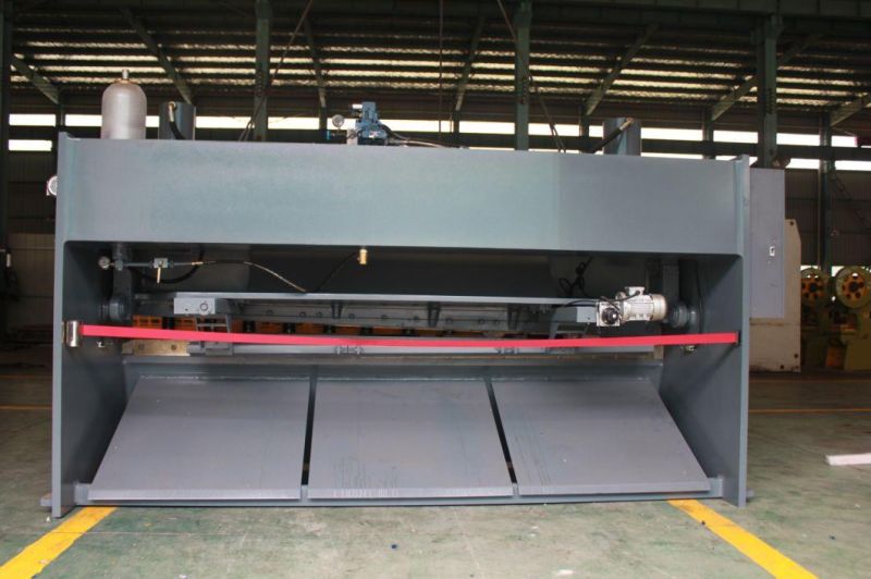 Hydraulic CNC Guillotine Shearing Machine with Toolings