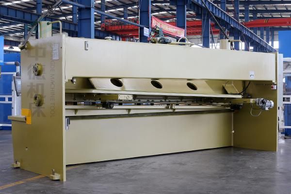 4000mm Length 6mm Thickness Plate Cutting Machine